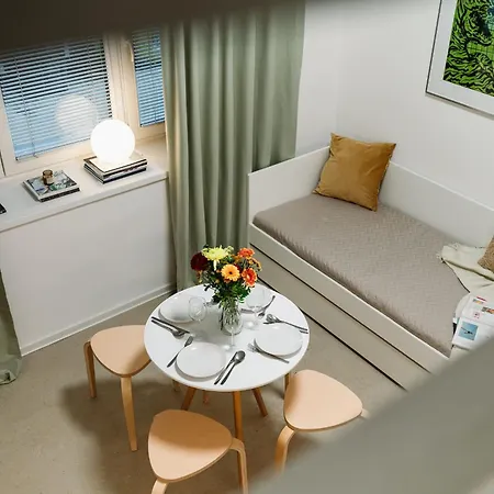 Modern For 4 With Easy Old Town Access! Апартаменты *