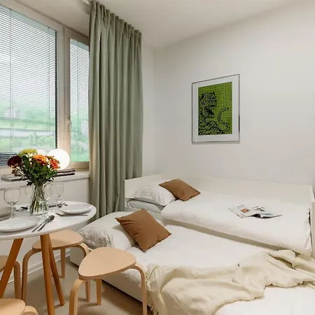 Modern For 4 With Easy Old Town Access!